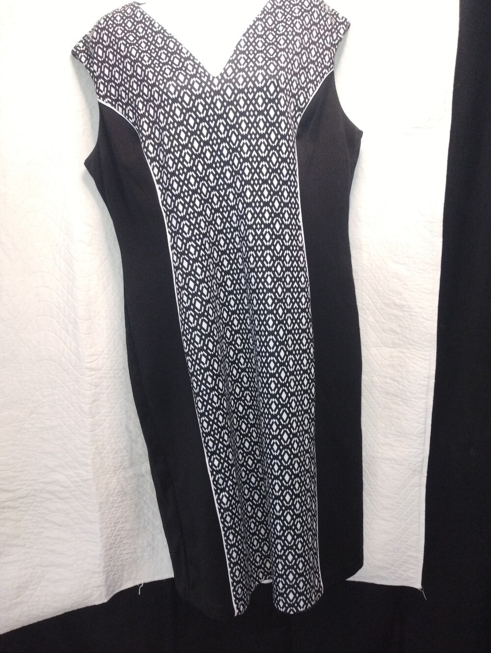 CB Established 1962 Black and White Geometric Sheath Dress. Size 16
